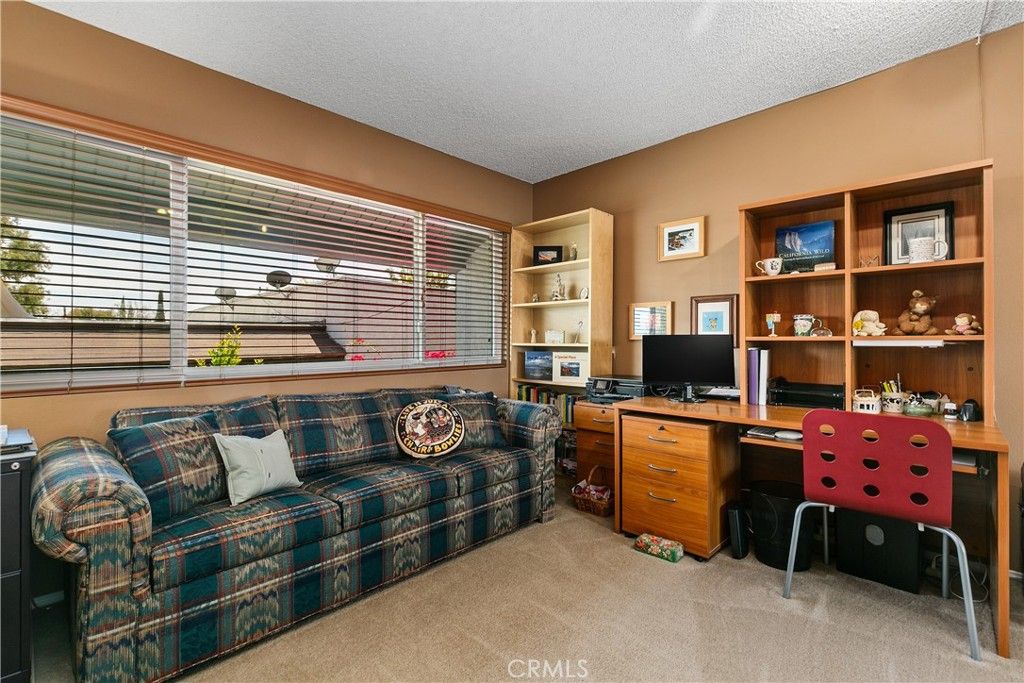 listing image 130725423445821618483