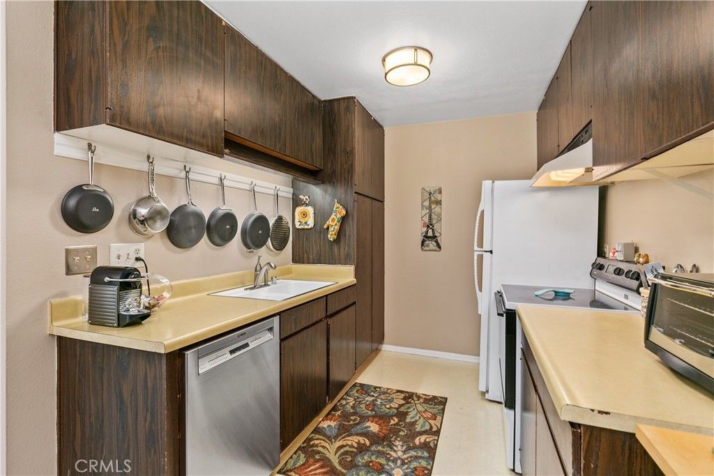 listing image 130727545897934823287