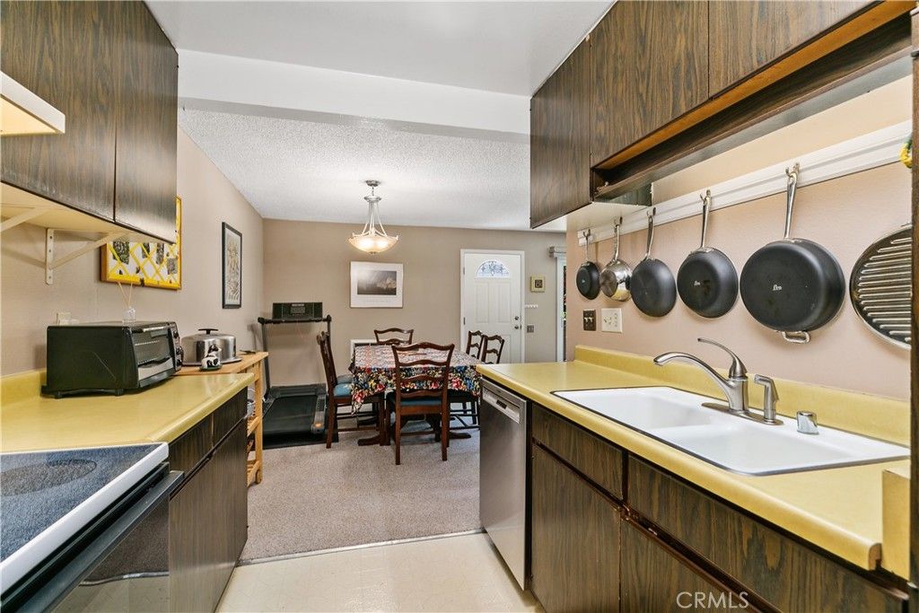 listing image 130727427409411129803