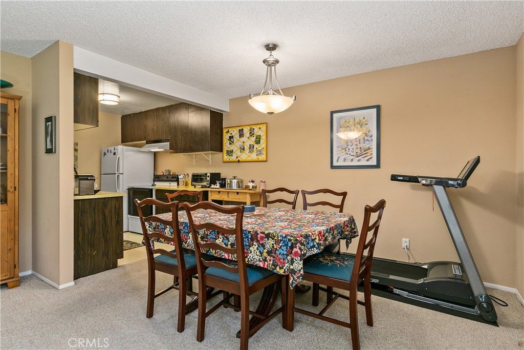 listing image 130725674823156115971