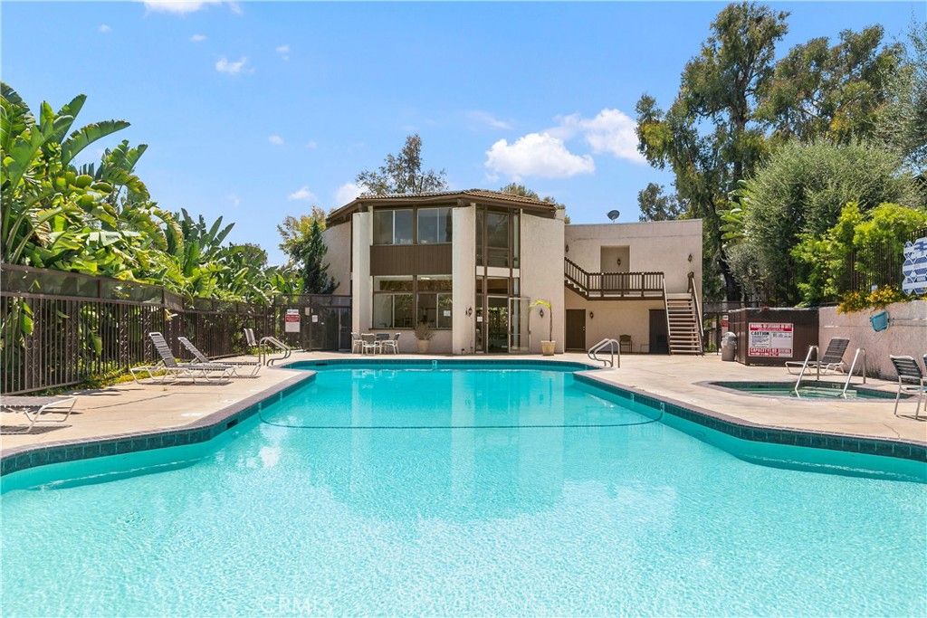 listing image 130726745143861166641