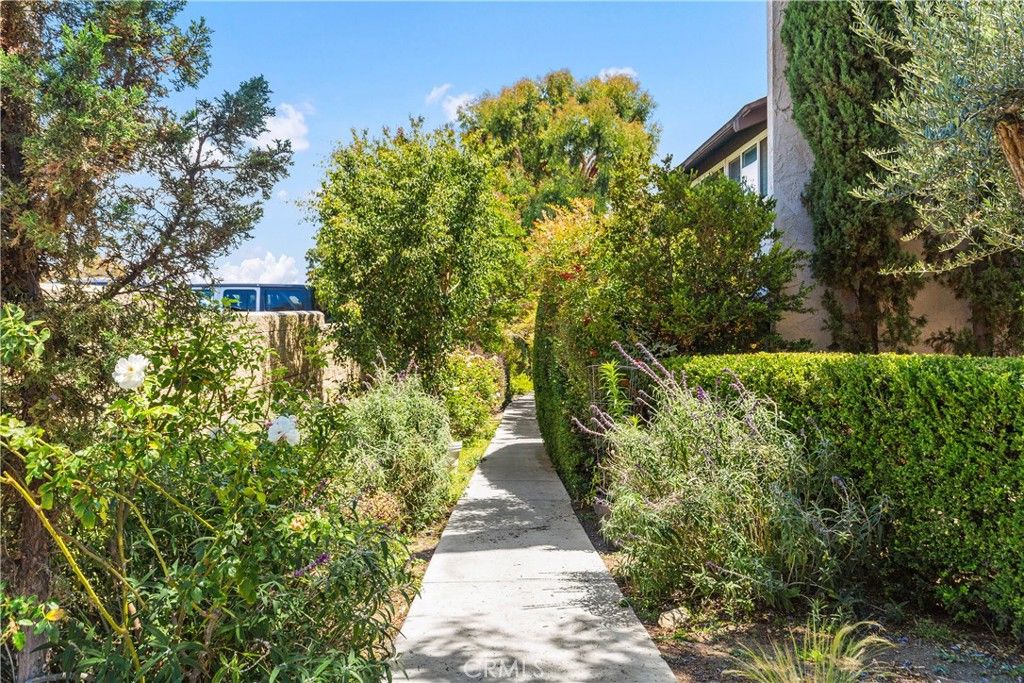 listing image 130727609379155517075