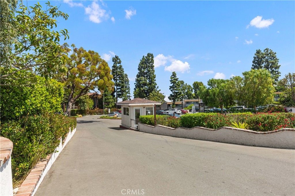 listing image 130729083418824205113