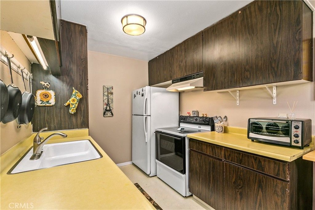 listing image 130725719467655031181