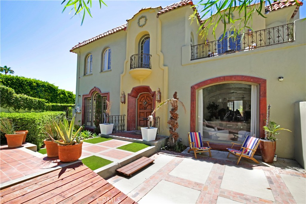 View Los Angeles, CA 90068 house