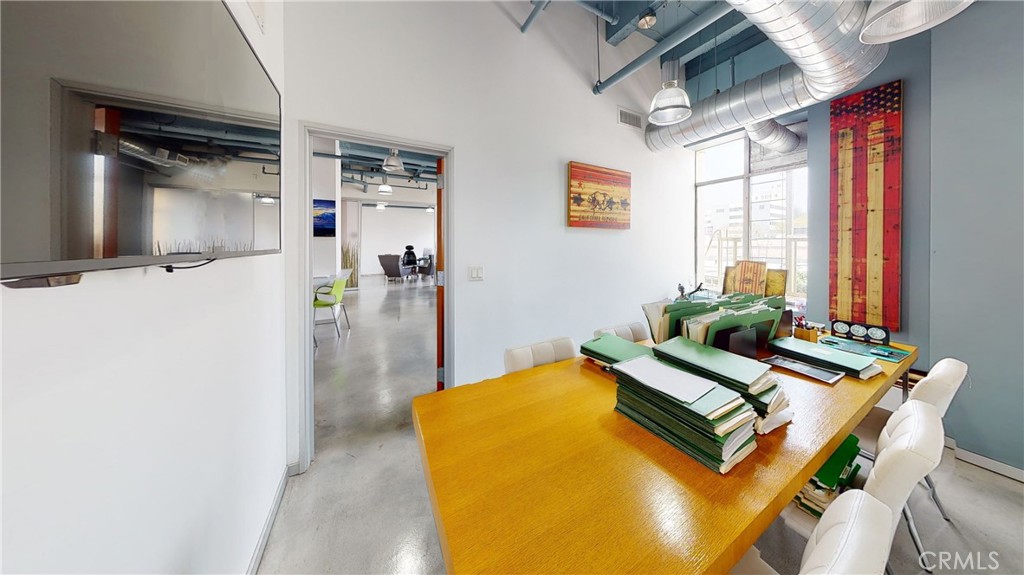 6253 Hollywood Boulevard 205