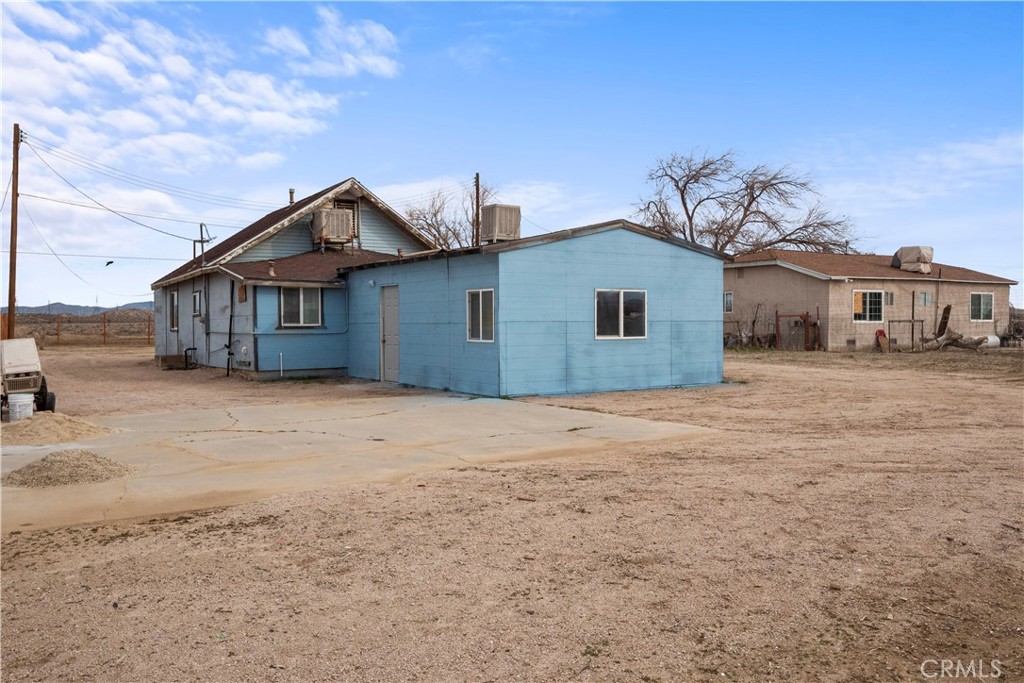 Photo 34 of 48 of 9668 W Rosamond Boulevard house