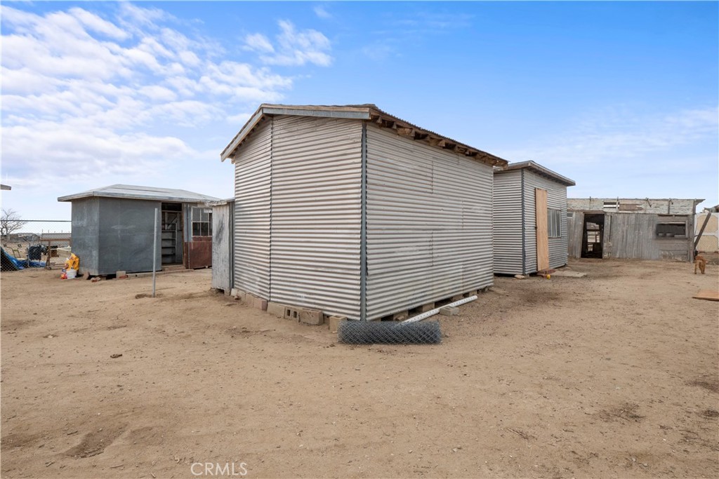 Photo 40 of 48 of 9668 W Rosamond Boulevard house