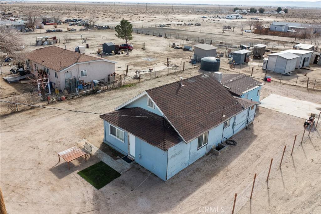 Photo 8 of 48 of 9668 W Rosamond Boulevard house