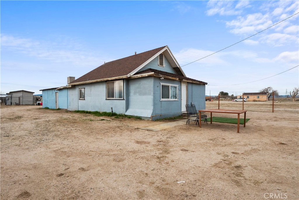 Photo 12 of 48 of 9668 W Rosamond Boulevard house