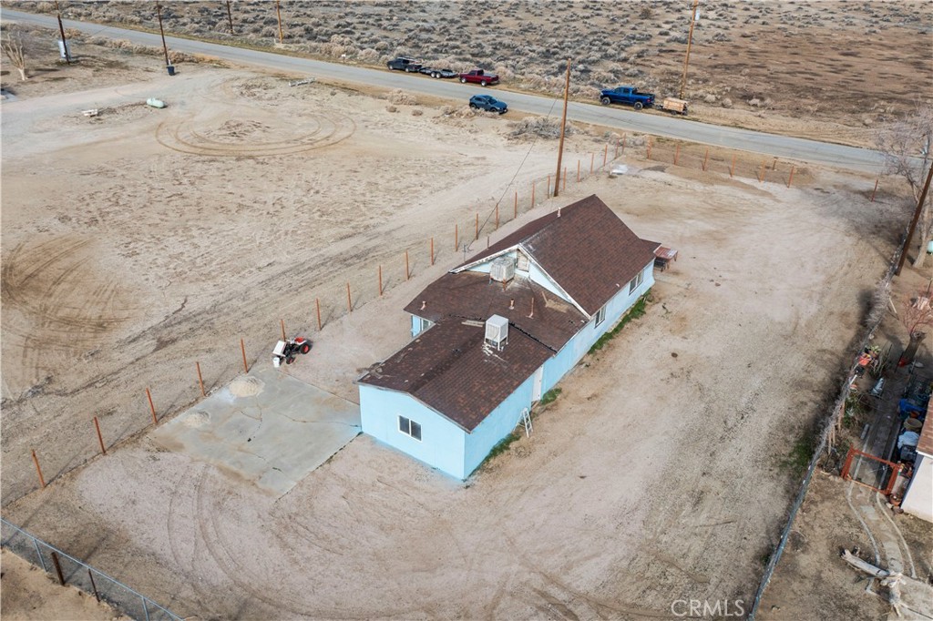 Photo 7 of 48 of 9668 W Rosamond Boulevard house