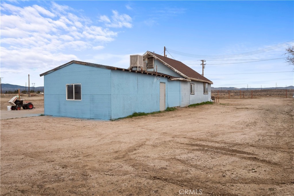 Photo 36 of 48 of 9668 W Rosamond Boulevard house