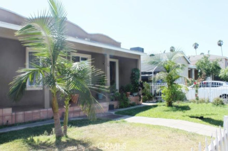 This gorgeous duplex has been completely remodeled with wood floors, Custom Kitchen Cabinets, Granite Counter tops, electrical fixtures including recessed lights,  new carpets, doors, updated plumbing, interior and exterior paint, windows and more. The Duplex features two 3 Bedroom / 1 Bath Units and is fully Tenanted with Quality Tenants and Great Rental Income. Don t miss out on this will go fast.