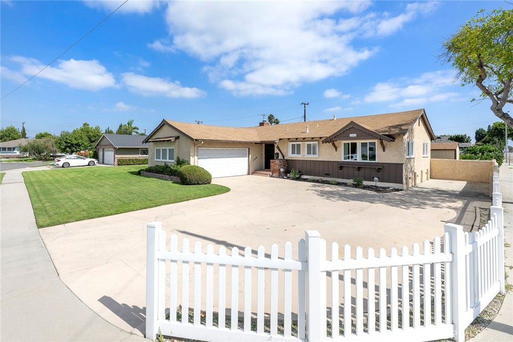 listing image 130722042644452154766