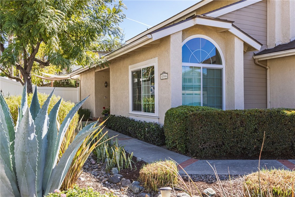 32006 Pleasant Glen Road