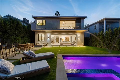 A home in Studio City