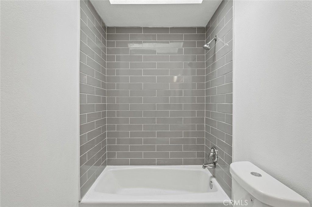 listing image 130725704386941006479