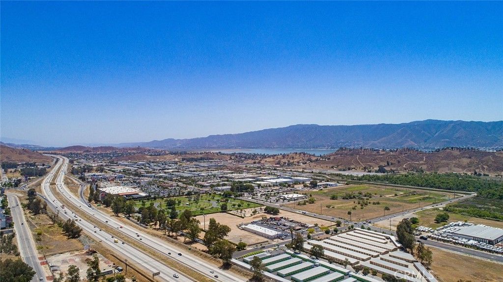 listing image 130725654665487361553