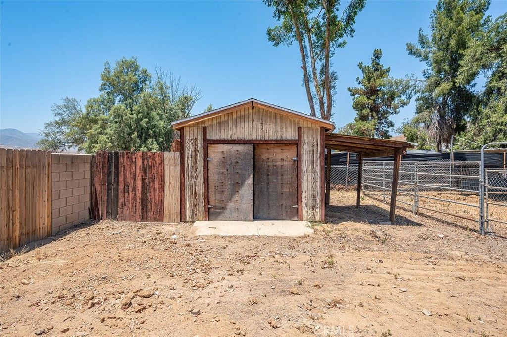 listing image 130723325912918931739
