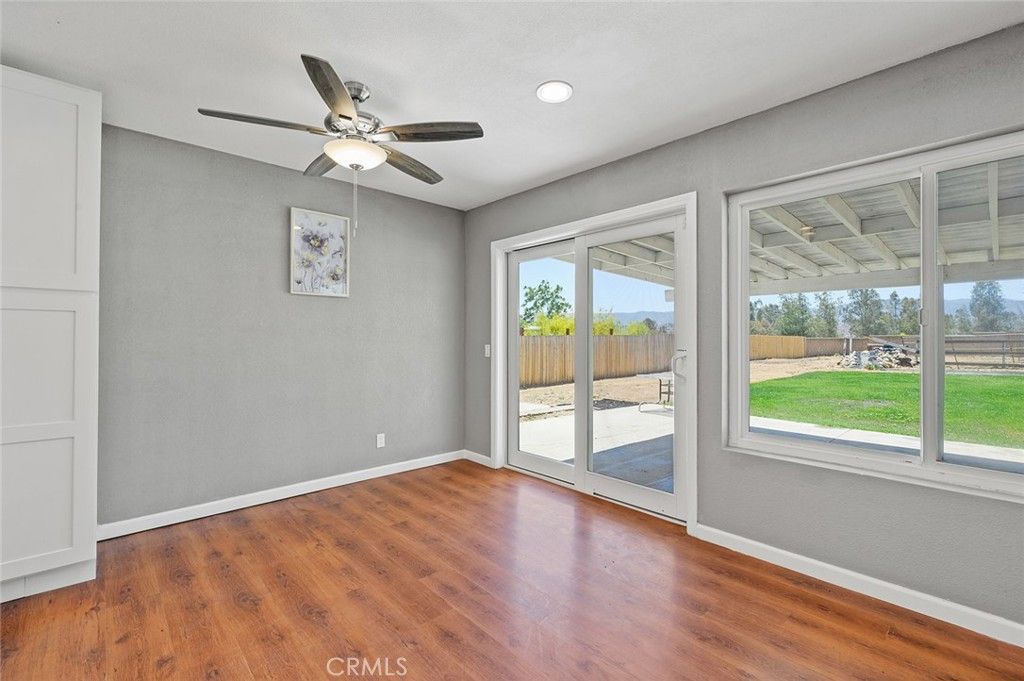 listing image 130726855800701058305