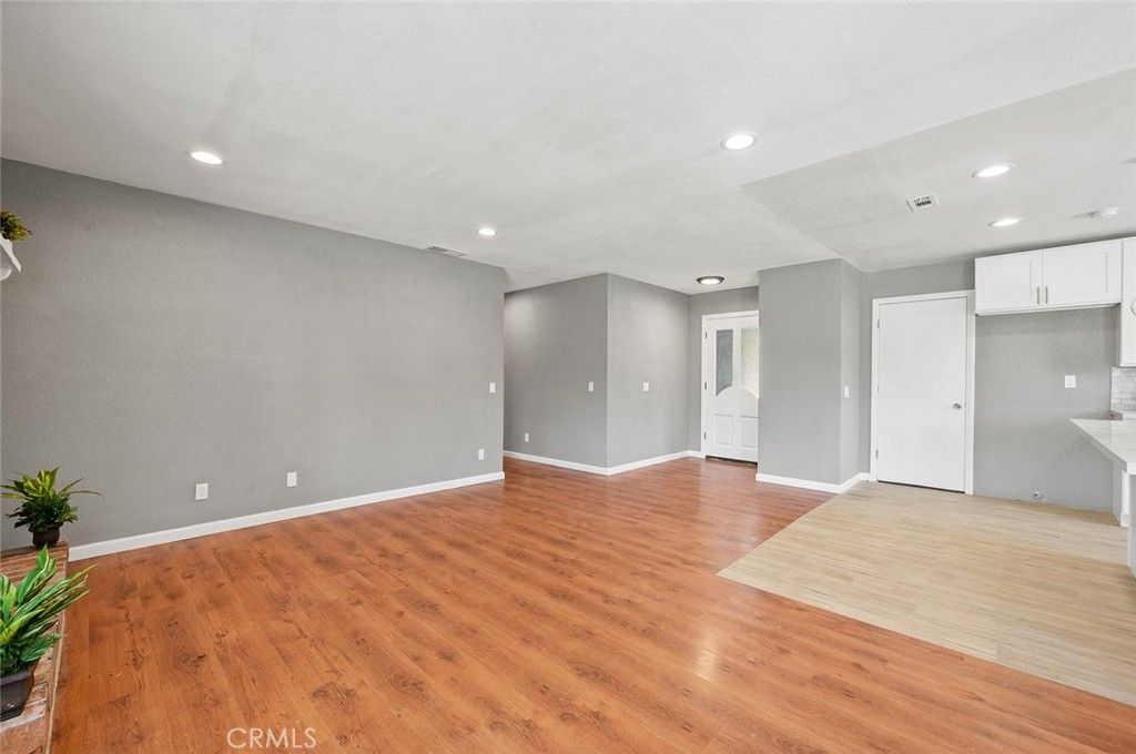 listing image 130728861912966055642