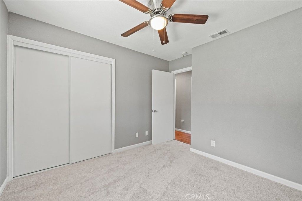 listing image 130722533874330815886