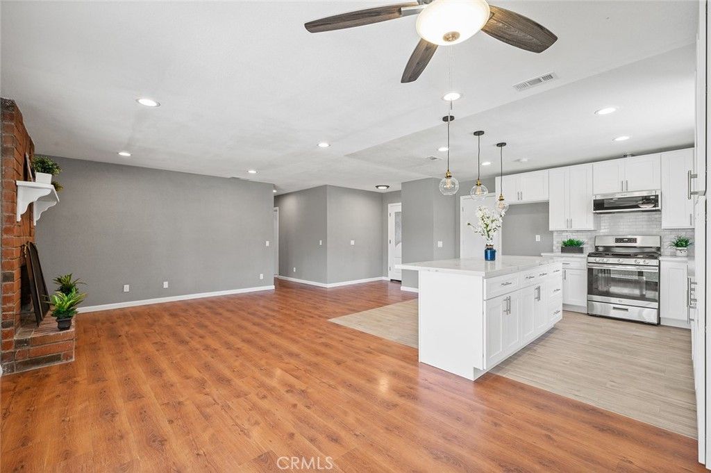 listing image 130720990013273467313