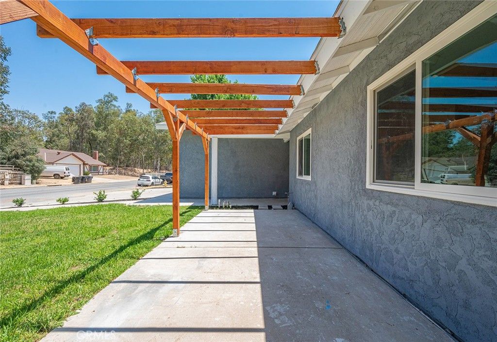 listing image 130724728855841426091