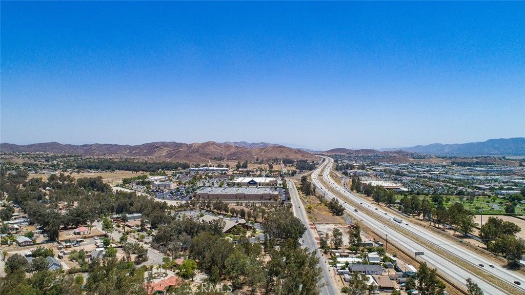 listing image 130720093709791475330