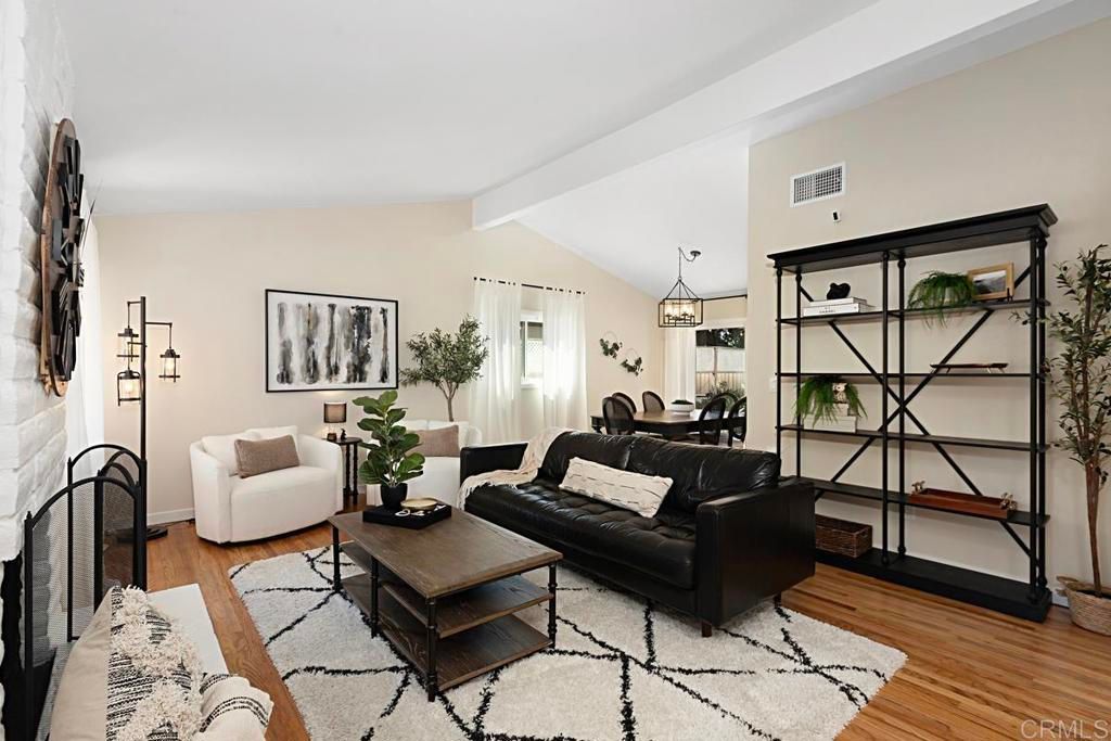 listing image 130721100830611001585