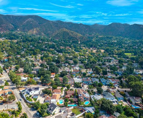 A home in La Crescenta