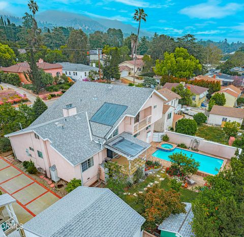 A home in La Crescenta