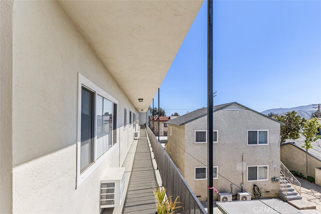 1052 Elm Avenue