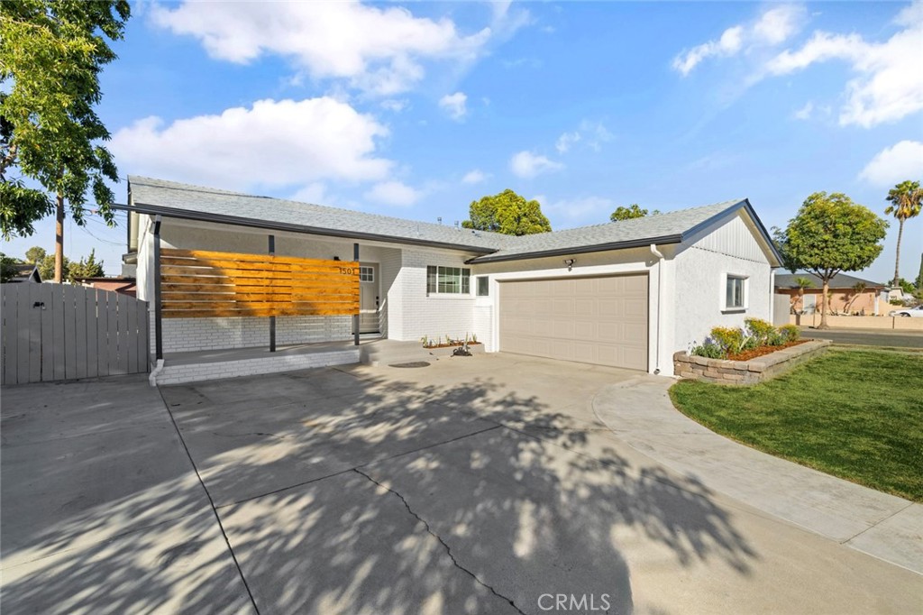 1501 W Woodcrest Avenue