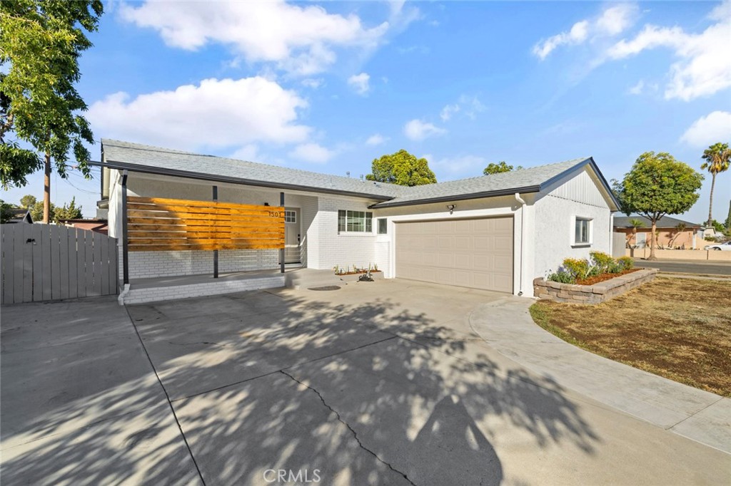 1501 W Woodcrest Avenue