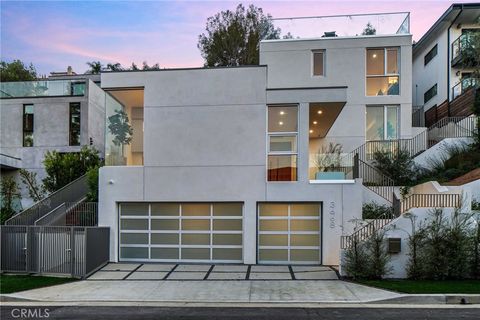 A home in Studio City