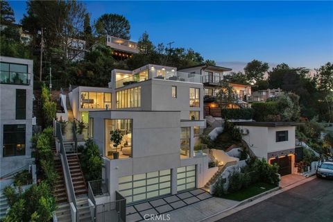 A home in Studio City