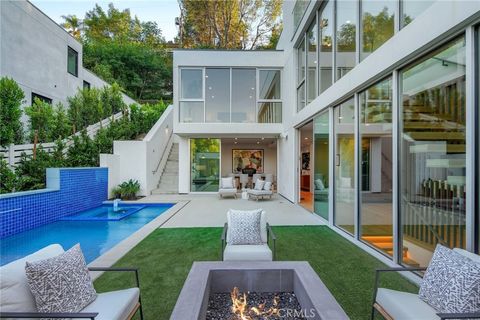 A home in Studio City