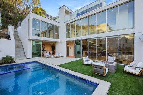 A home in Studio City