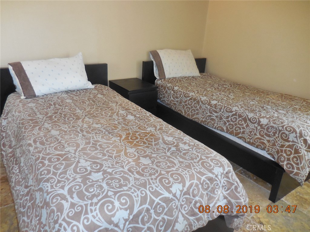 711 Pacific Coast Highway 412