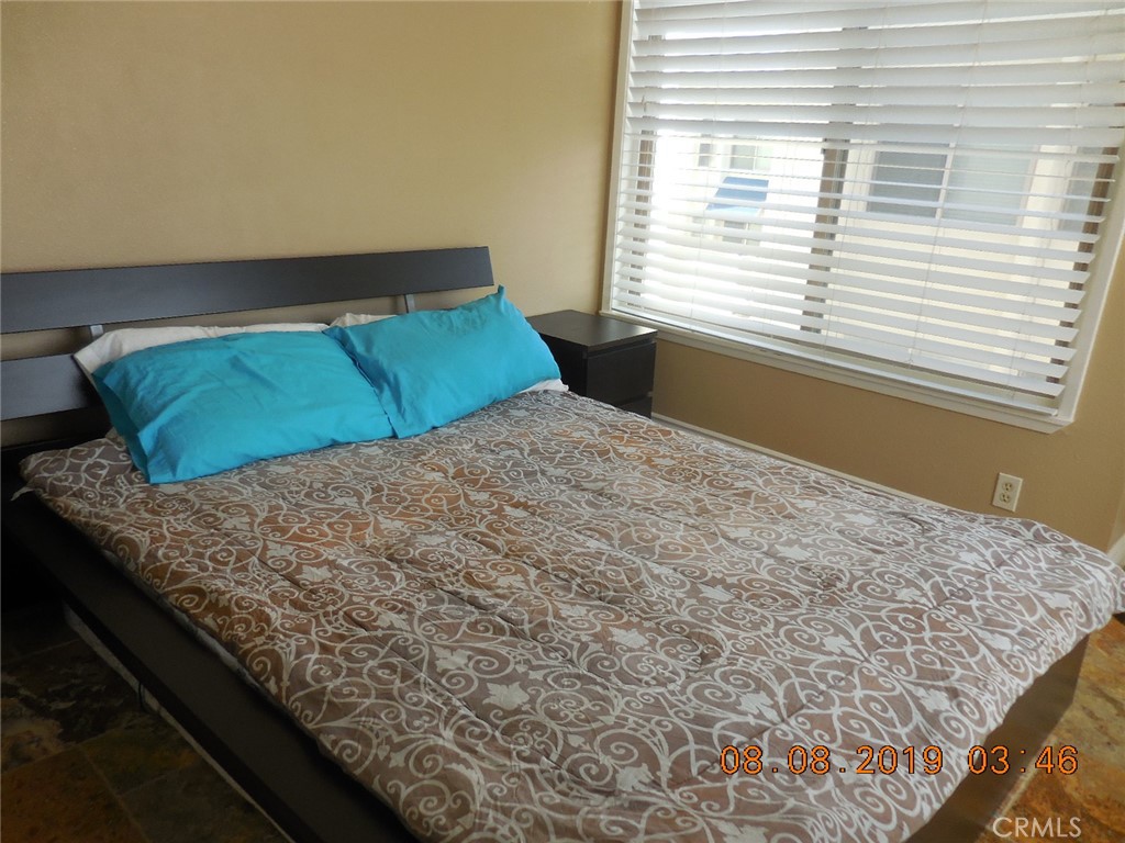 711 Pacific Coast Highway 412