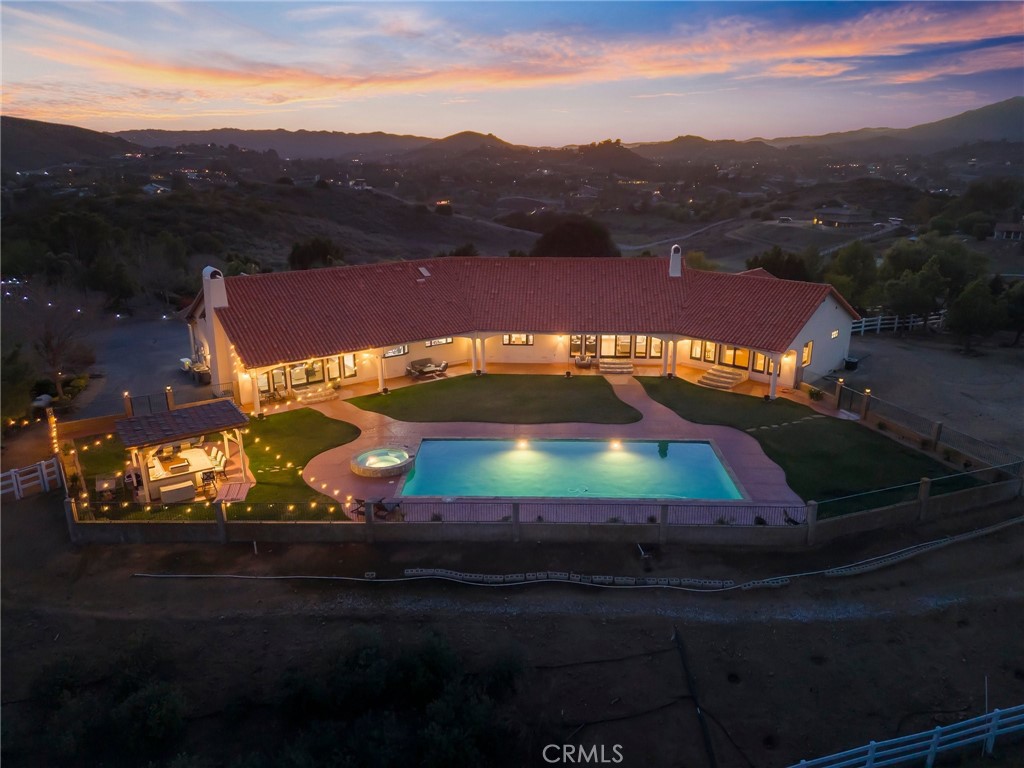 38460 King Court