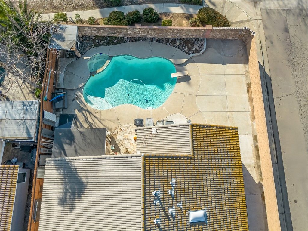 listing image 42