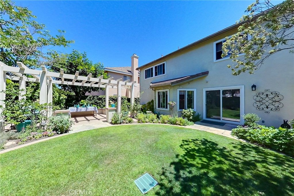 listing image 130722975047214964498