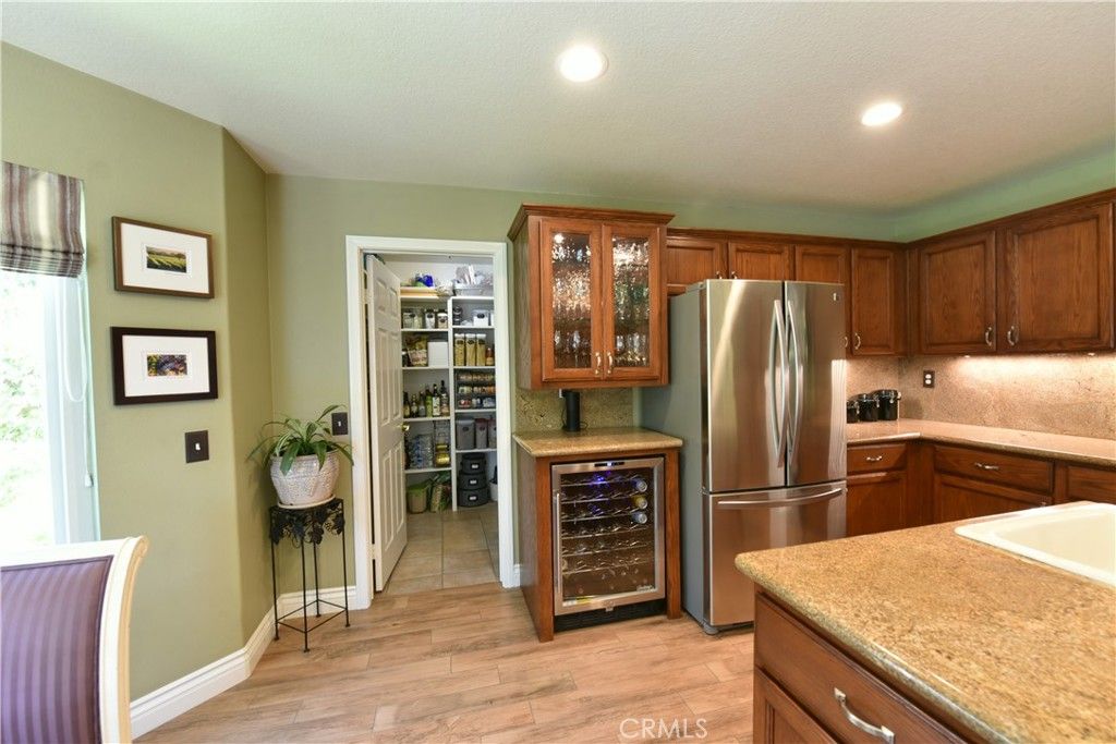 listing image 130722696591794505677