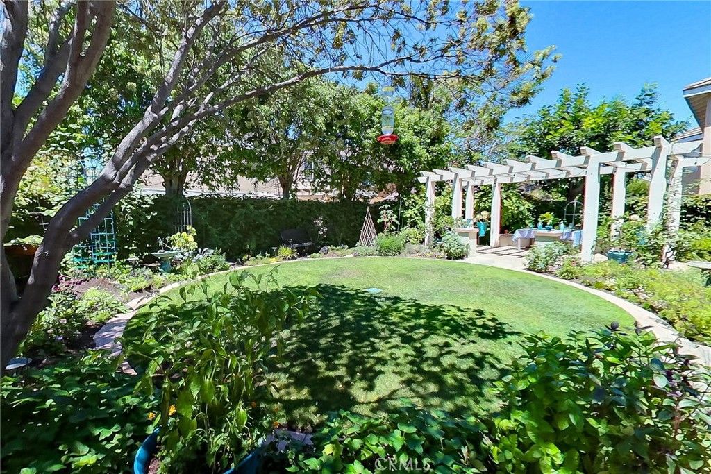 listing image 130726215642635229048
