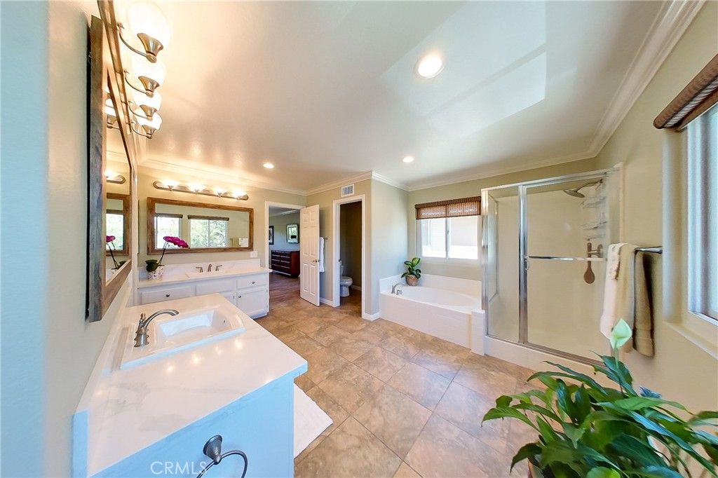 listing image 130729992732603888292