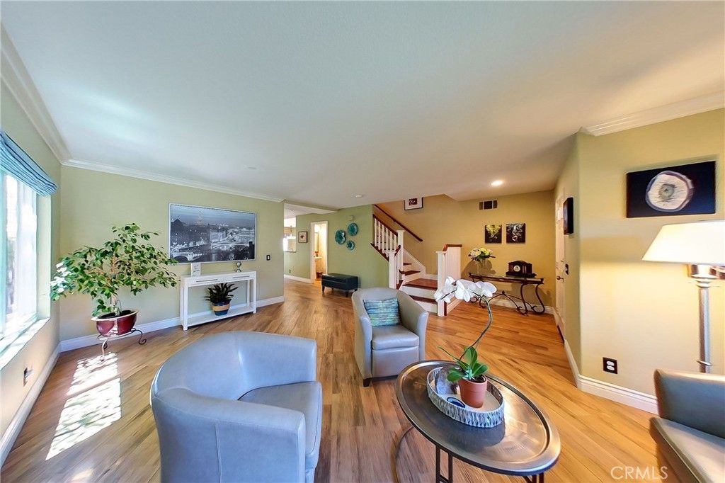 listing image 130726358961974369688