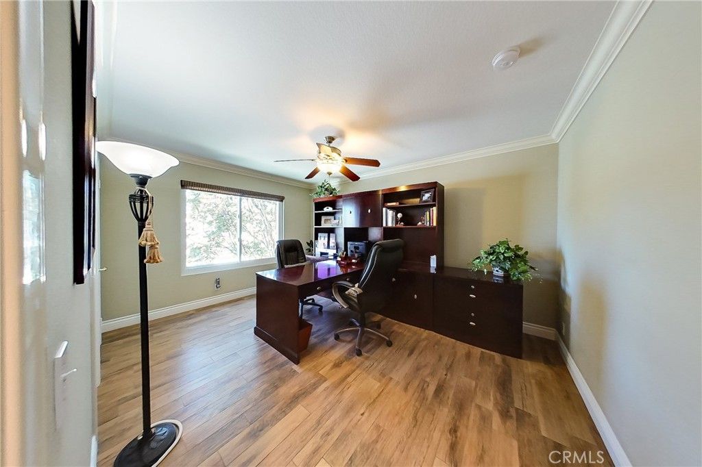 listing image 130728924407841065088