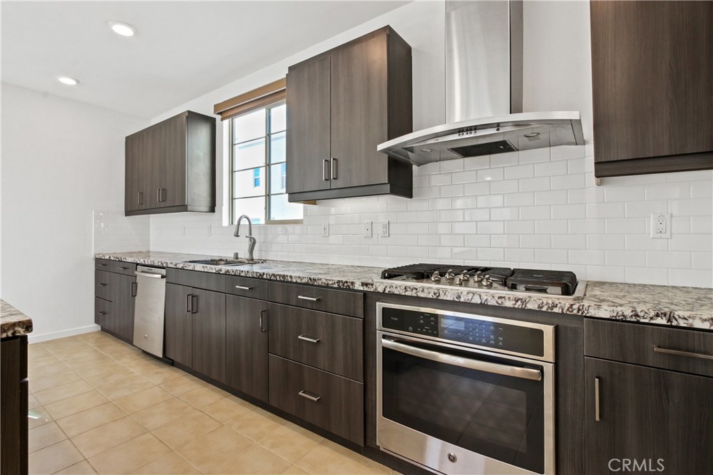 214 Paramount
